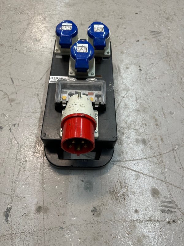 Hire 32a 3 Phase To 3 X 32a Single Phase
