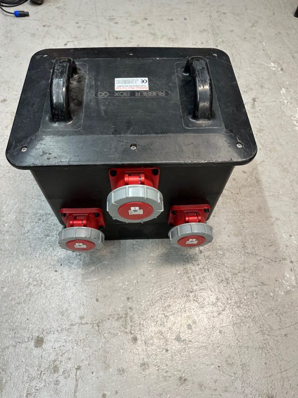Hire 125a 3 Phase in & Out To 3 X 63a 3 Phase - Image 2