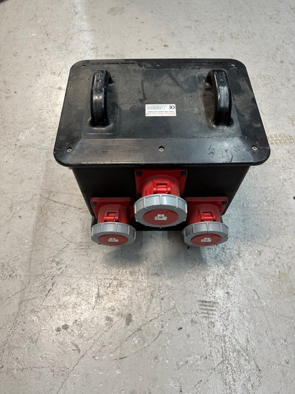 Hire Power Lock To 3 X 125a 3 Phase - Image 2
